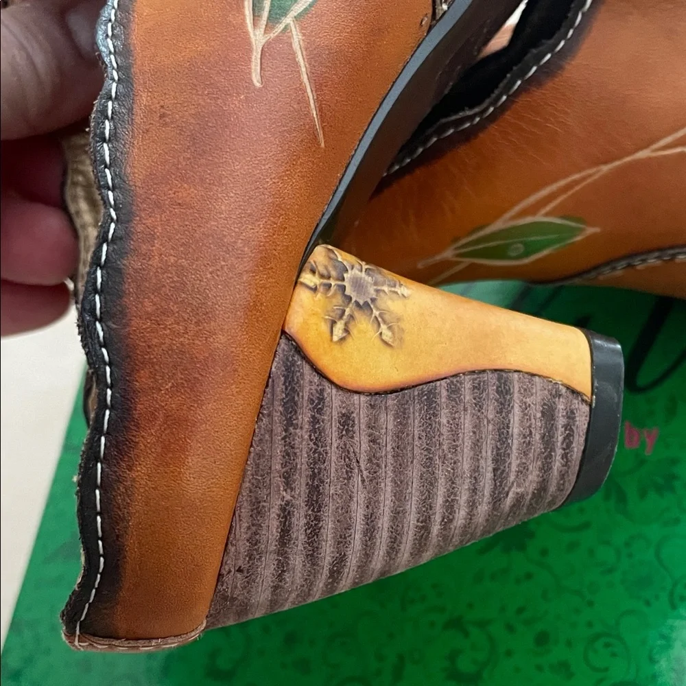 Elite Brown Leather Embroidered Slip-On Mules - Picture 8 of 12